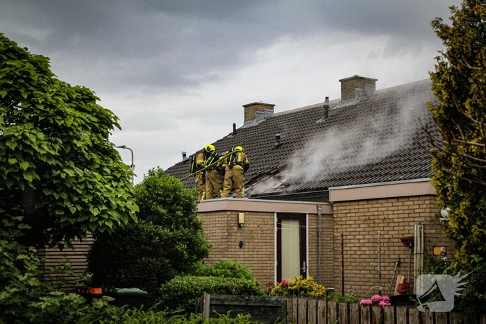 Flinke rookontwikkeling bij dakbrand