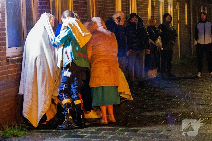 Explosie verwoest gevel van gebouw en veroorzaakt gewonden