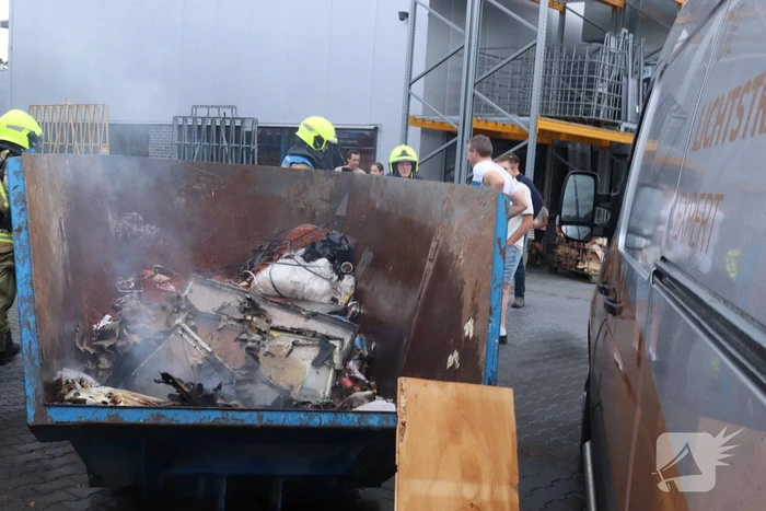 Flinke rookontwikkeling bij containerbrand