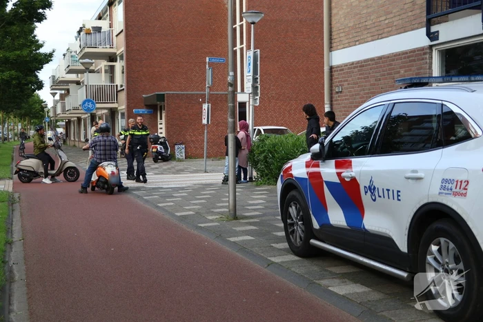 Deelscooter zwaar beschadigd na aanrijding