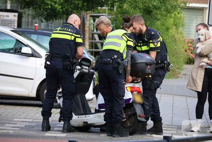 Deelscooter zwaar beschadigd na aanrijding