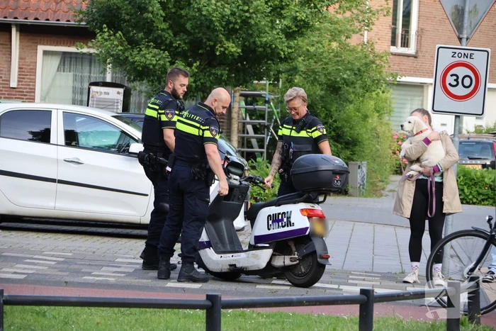 Deelscooter zwaar beschadigd na aanrijding