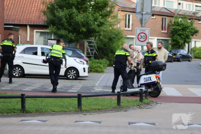 Deelscooter zwaar beschadigd na aanrijding