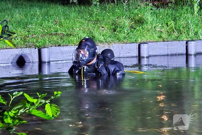 Duikers zoeken naar vuurwapen na schietpartij