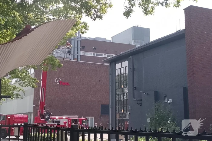 Brandweer in actie bij rook uit schoorsteen
