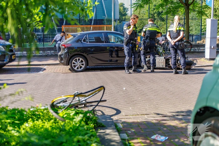 Fietser gewond bij aanrijding met motorscooter