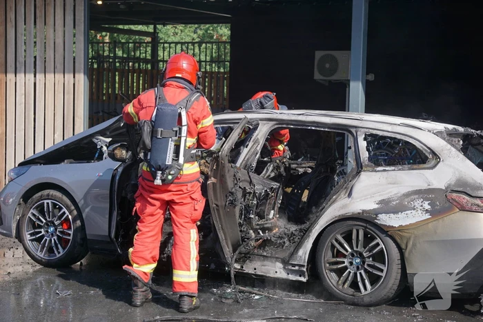 Brand in elektrische auto geblust