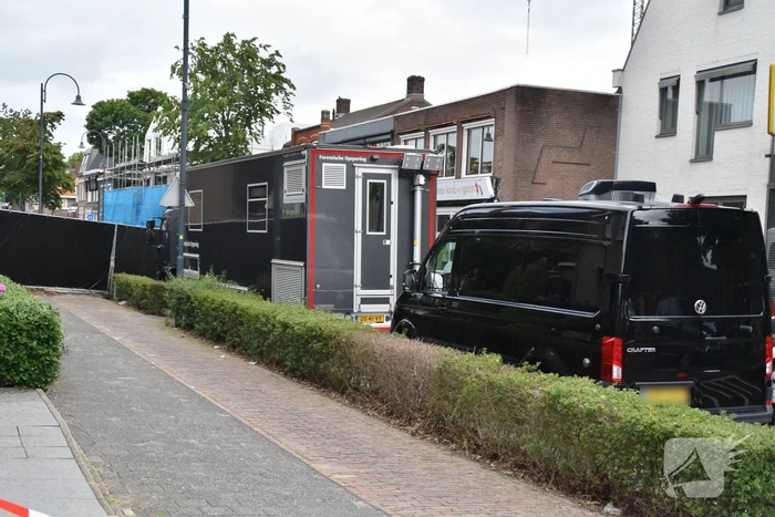 Grote brand in woning leidt tot zoektocht naar vermiste bewoner