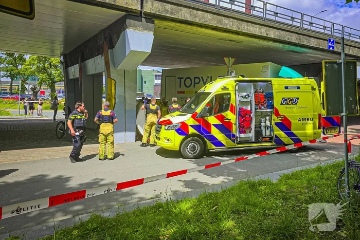 Fietser raakt zwaargewond bij aanrijding met vrachtwagen