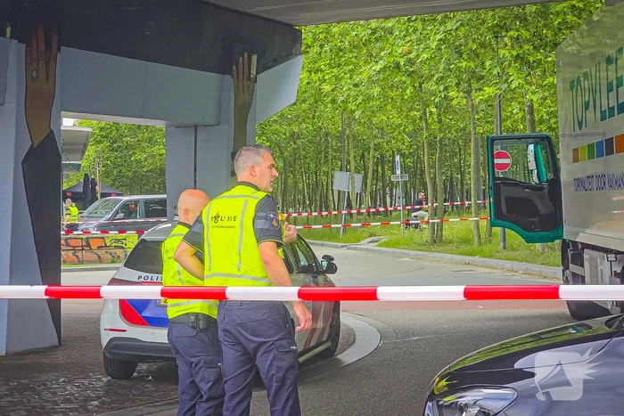 Fietser raakt zwaargewond bij aanrijding met vrachtwagen