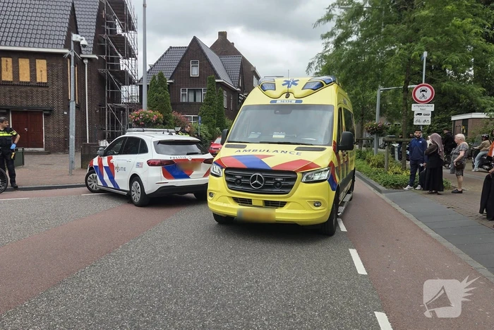 Flinke verkeershinder na ongeval tussen fietser en scooterrijder