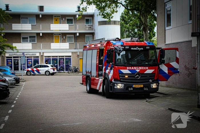 Brand in winkel veroorzaakt rookontwikkeling
