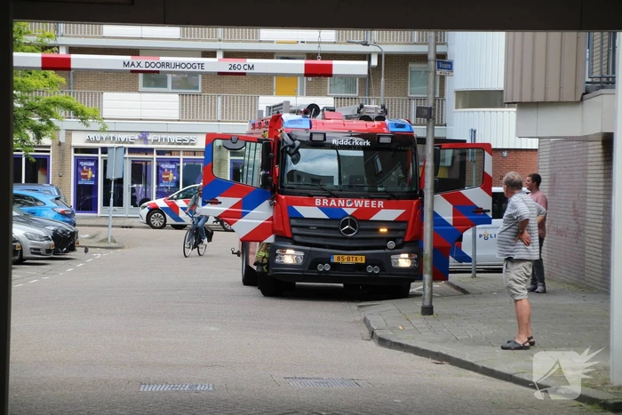 Brand in winkel veroorzaakt rookontwikkeling
