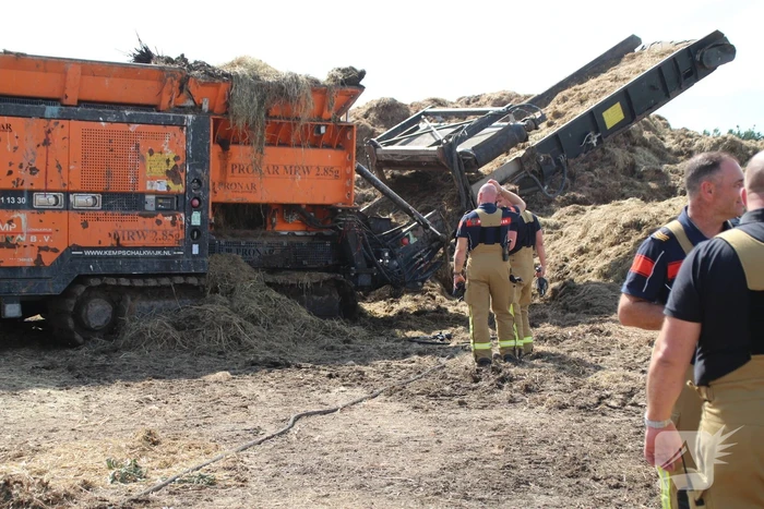 Brand in landbouwvoertuig tijdens hooibalen draaien