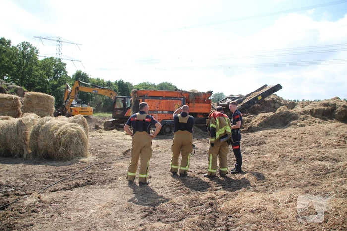 Brand in landbouwvoertuig tijdens hooibalen draaien