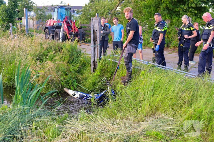 Motorrijder raakt gewond bij ongeval en belandt in sloot