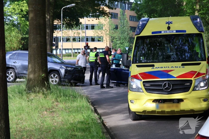 Gewonde bij ongeval met twee personenauto's