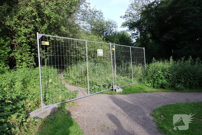 Wandelaars stuiten op afgesloten natuurgebied