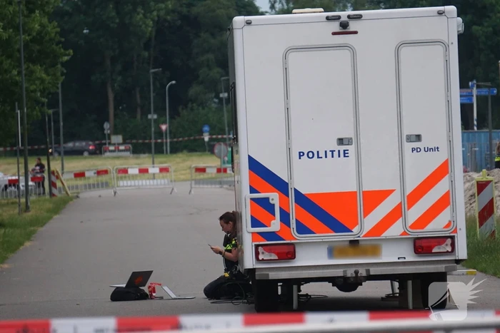 Minderjarige aangehouden na aantreffen twee doden (53) in woning