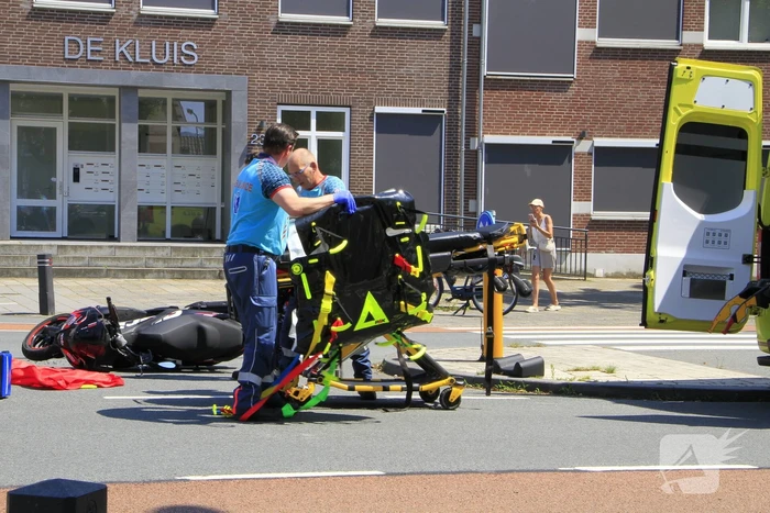 Ongeval tussen auto en motor met gewonde