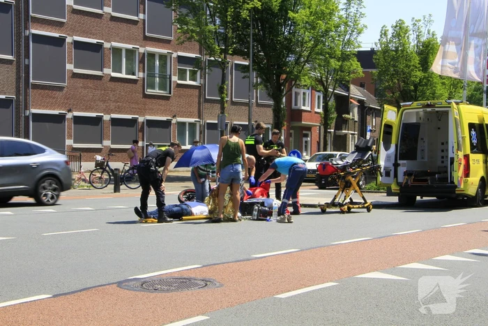 Ongeval tussen auto en motor met gewonde