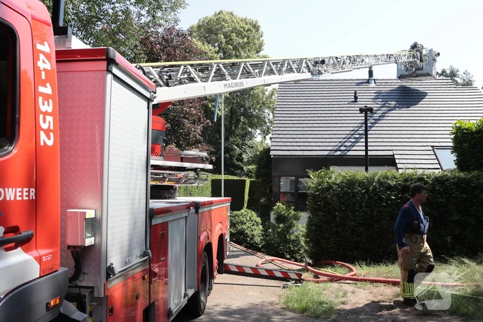 Brand op dak woning snel geblust
