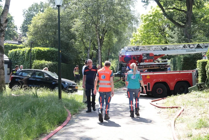 Brand op dak woning snel geblust