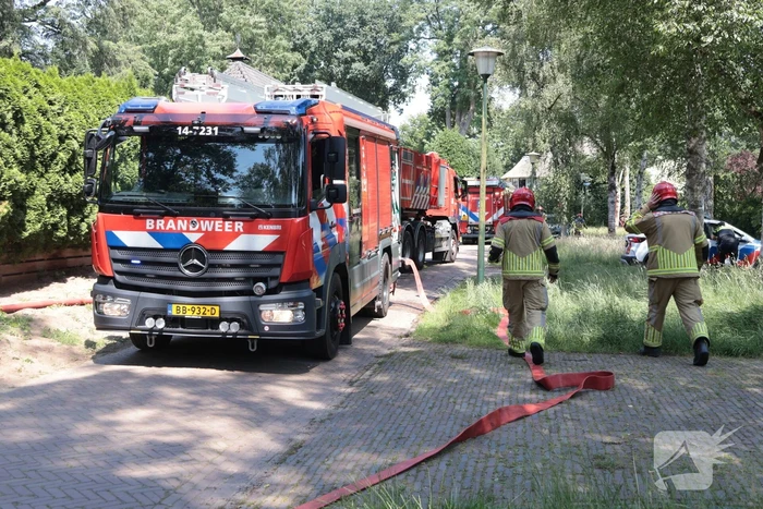 Brand op dak woning snel geblust