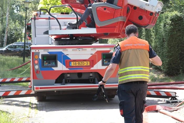 Brand op dak woning snel geblust