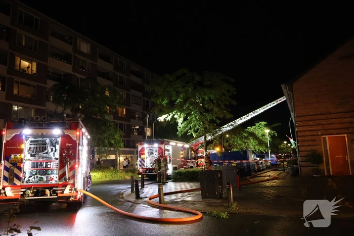 Dakbrand vermoedelijk ontstaan door blikseminslag