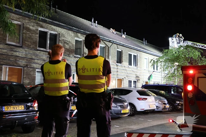 Dakbrand vermoedelijk ontstaan door blikseminslag