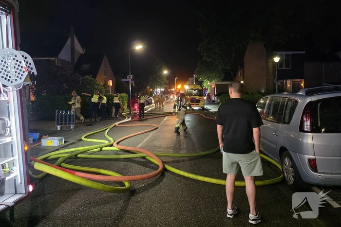 Grote brand in woningen na blikseminslag,