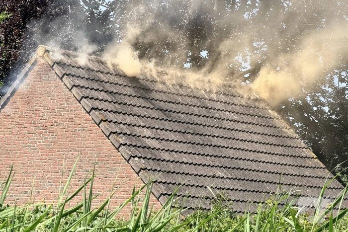 Brand in bijgebouw door kortsluiting