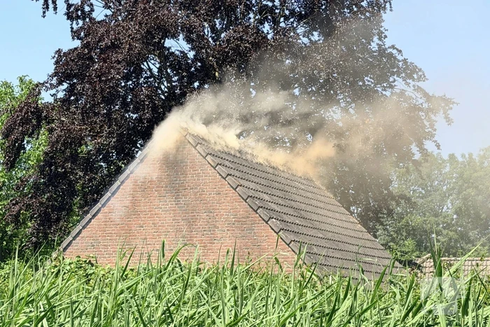 Brand in bijgebouw door kortsluiting