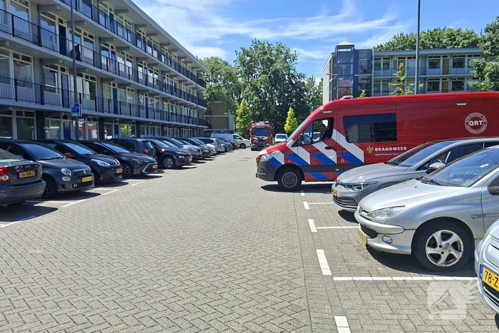 Brandweer onderzoekt waterlekkage in appartementen