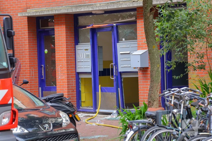 Explosie leidt tot brand bij appartementencomplex