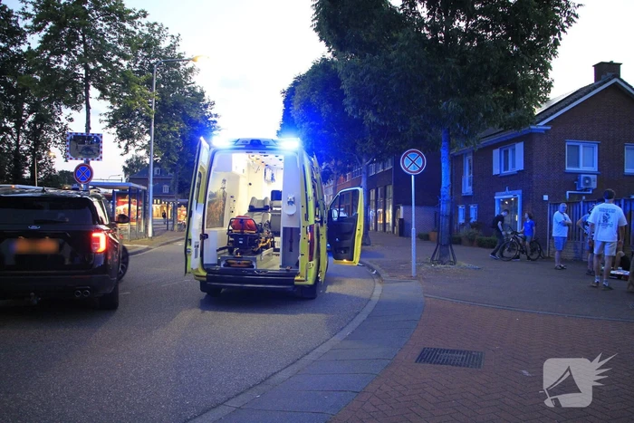 Voetganger zwaargewond na aanrijding met scooter