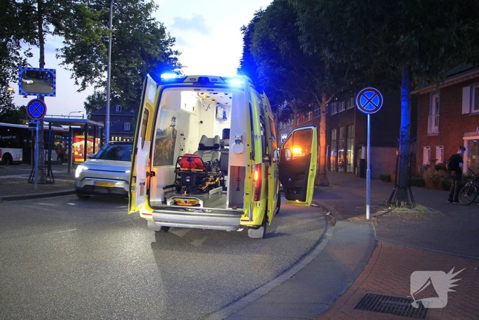 Voetganger zwaargewond na aanrijding met scooter