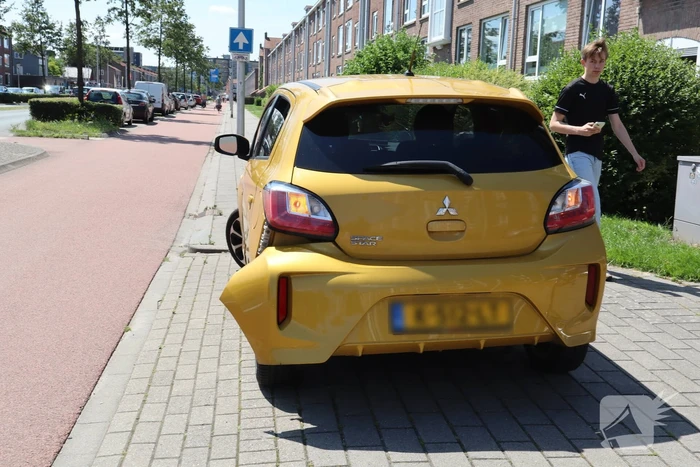 Motorrijder botst met auto