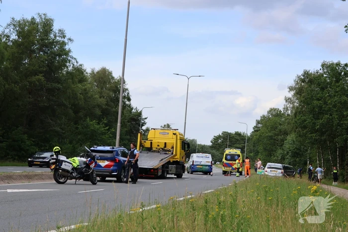 Auto's beschadigd bij aanrijding, geen gewonden