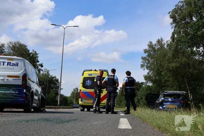 Auto's beschadigd bij aanrijding, geen gewonden