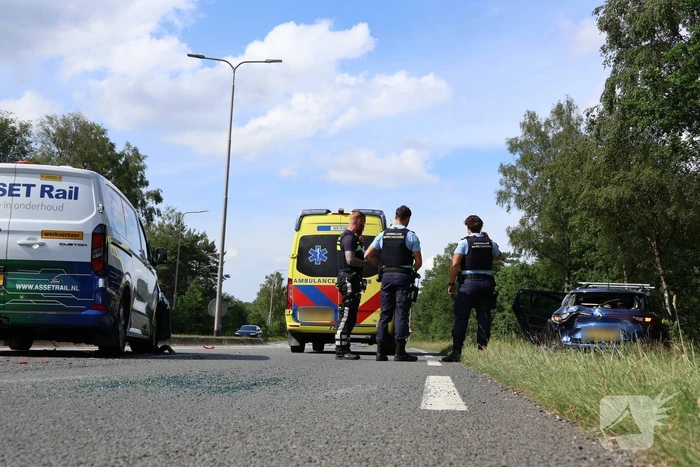 Auto's beschadigd bij aanrijding, geen gewonden