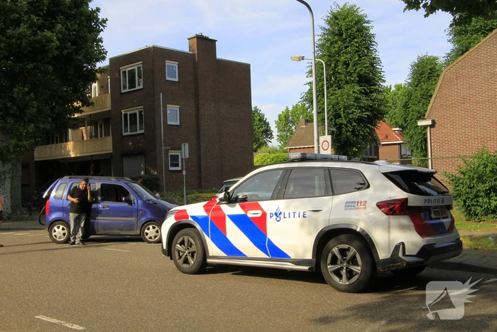 Aanrijding tussen twee auto's leidt tot verwondingen