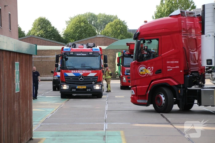 Smeulbrand in industriegebouw leidt tot brandweerinzet