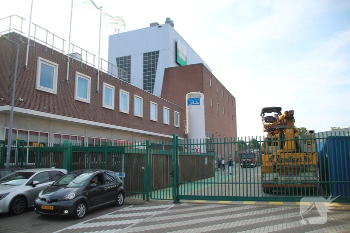 Smeulbrand in industriegebouw leidt tot brandweerinzet