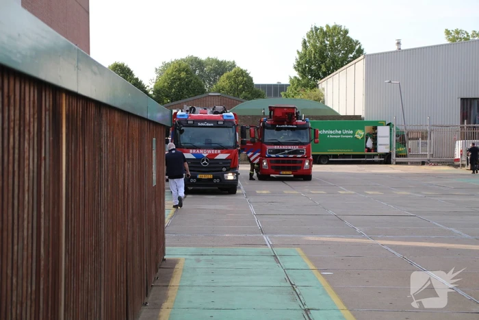 Smeulbrand in industriegebouw leidt tot brandweerinzet