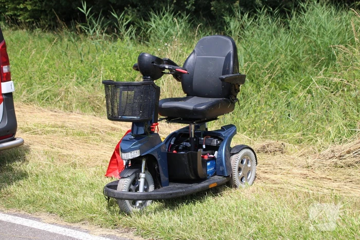 Scootmobiel aangetroffen in sloot tijdens zoekactie