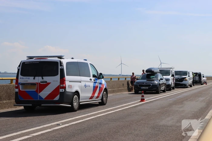 Vier voertuigen betrokken bij kop-staartbotsing op Zeelandbrug
