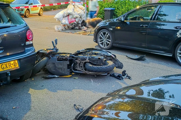 Ongeval met auto en scooter