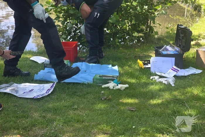 Wapen en telefoons gevonden tijdens zoekactie in water na schietpartij